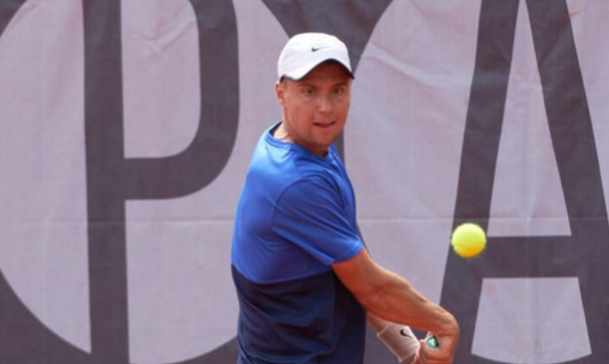 Крутих виграв стартовий матч на турнірі у Валенсії