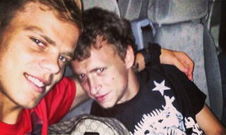 Я йому стільцем пере**у, а там розберемося: пародія на російських горе-футболістів. ВІДЕО