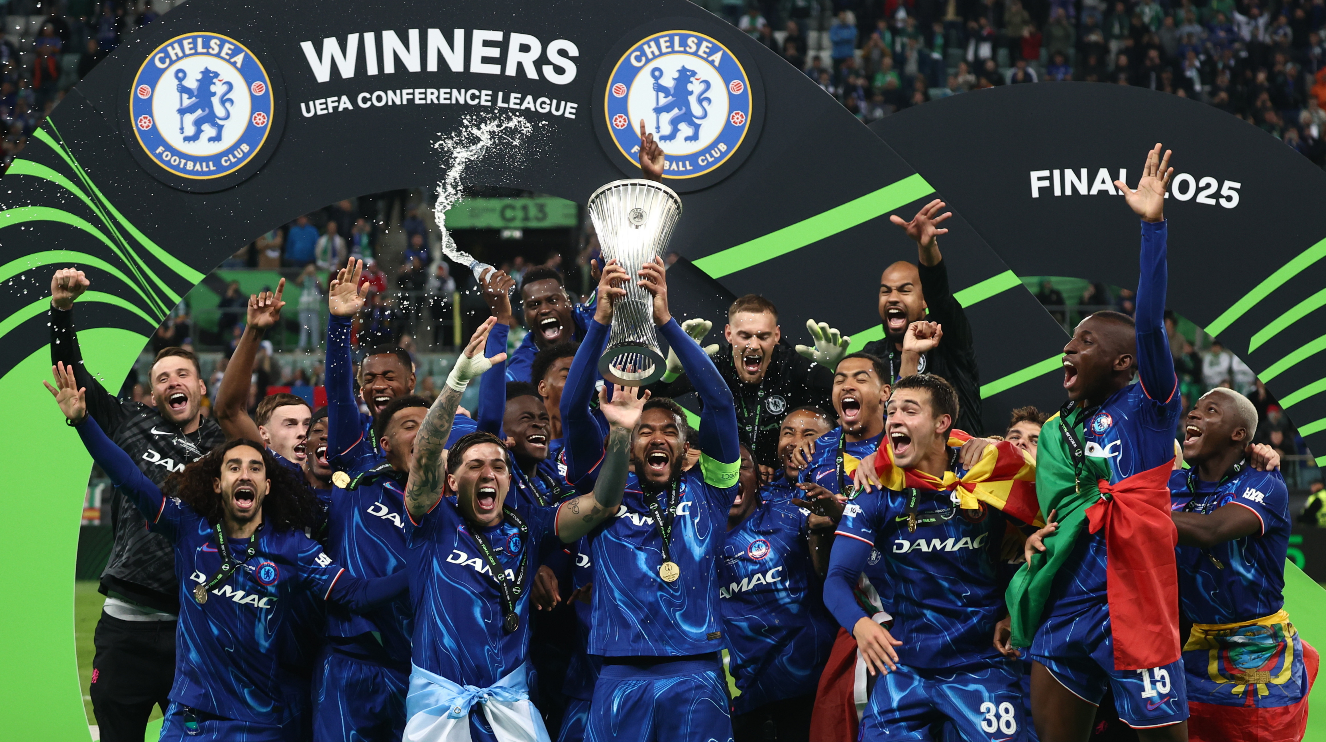 Полузащитник Челси получил травму в поединке с Флуминенсе