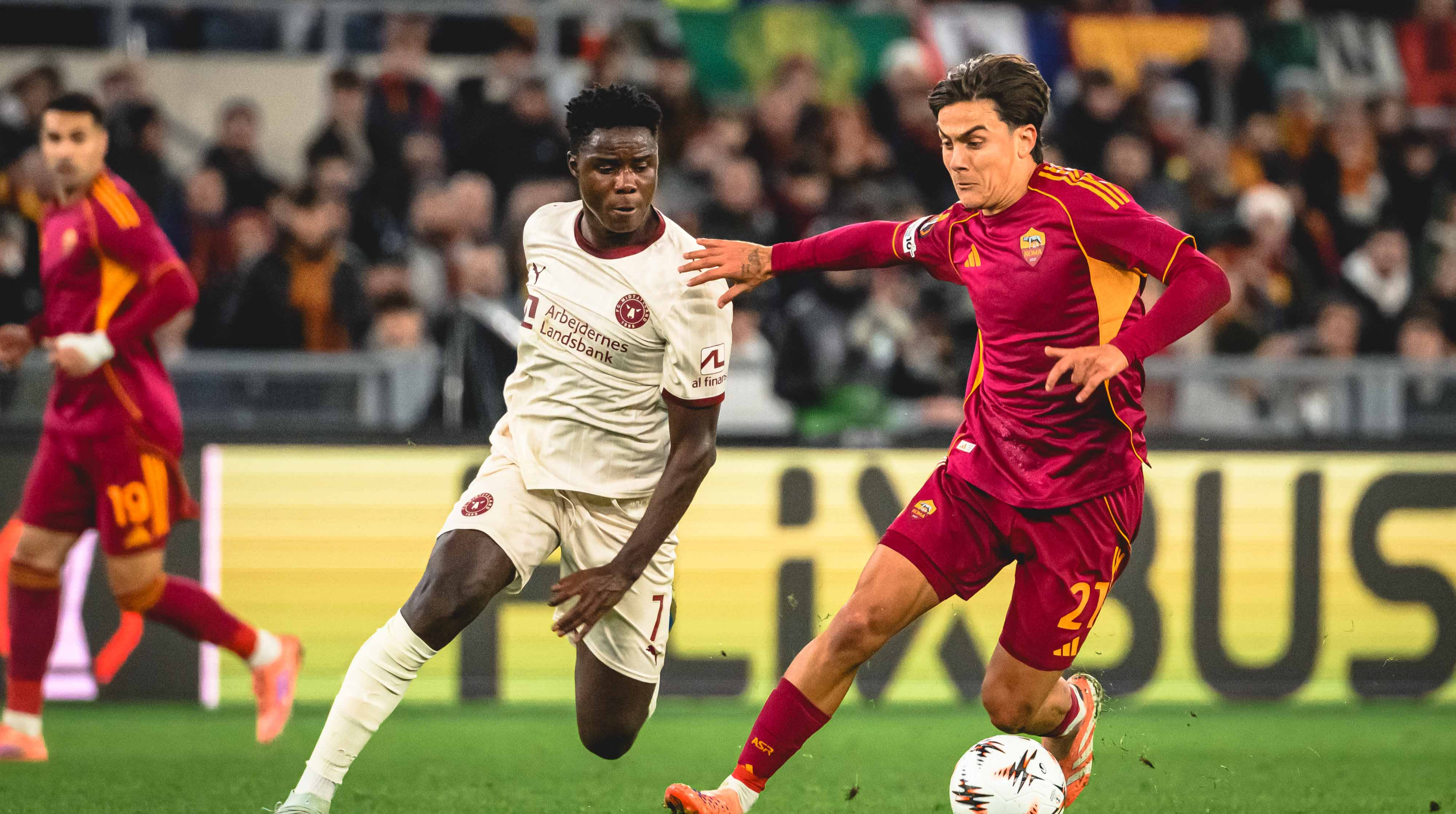 Лион забил 6 голов Маккаби, Рома переиграла Мидтьюллан в Лиге Европы