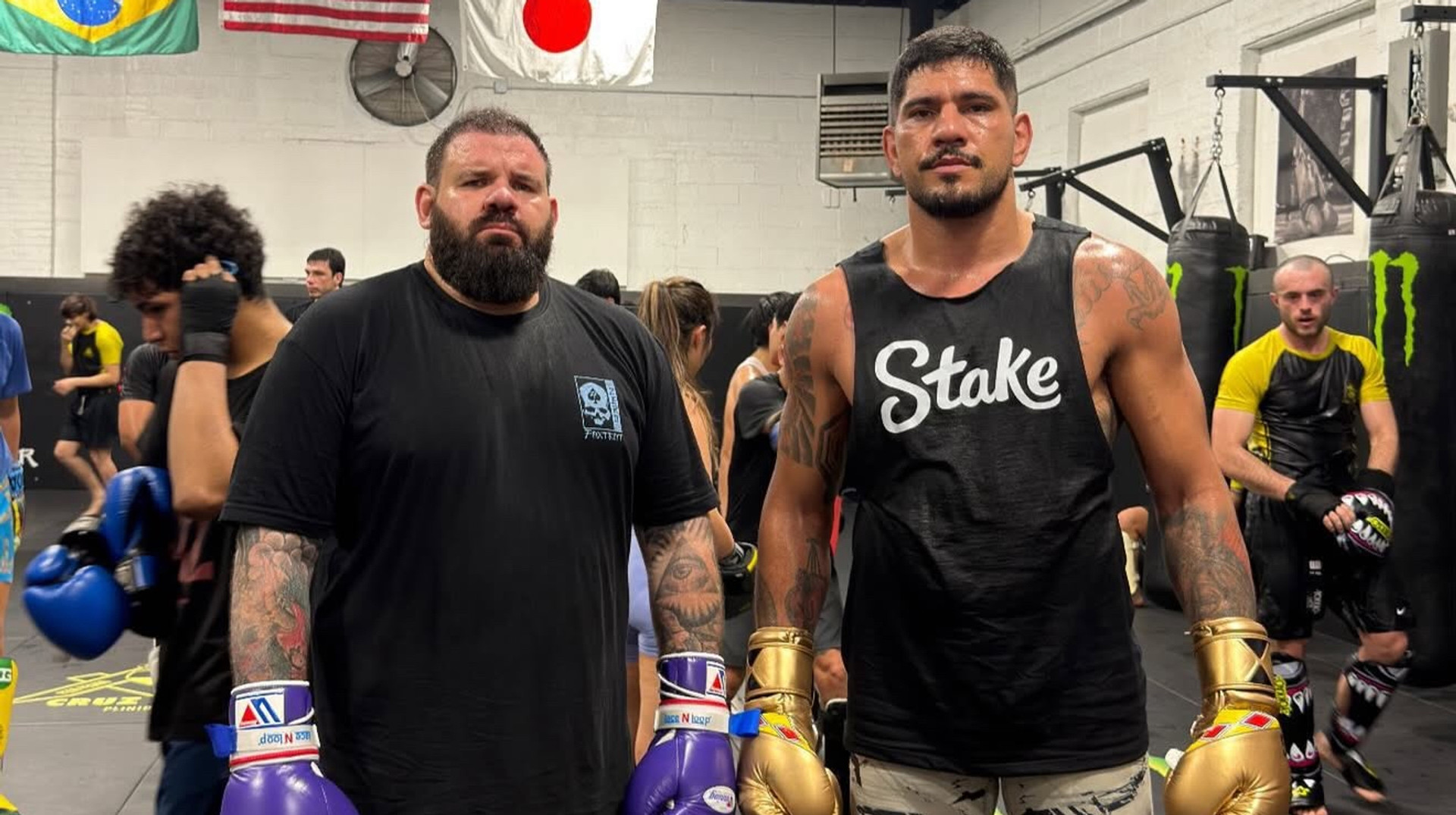 Передав вітання із глибинки країни-терориста: тренер чемпіона UFC відвідав Росію