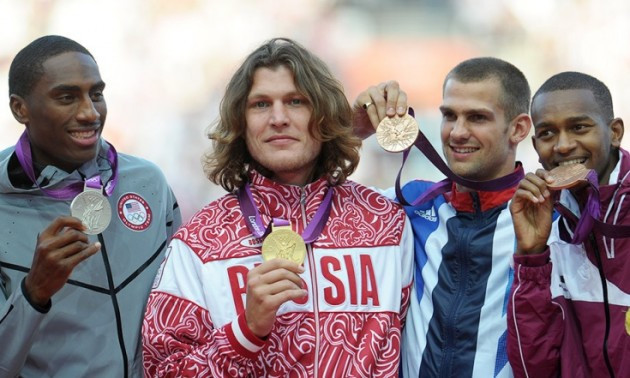 Російського атлета позбавили олімпійської меделі через допінг