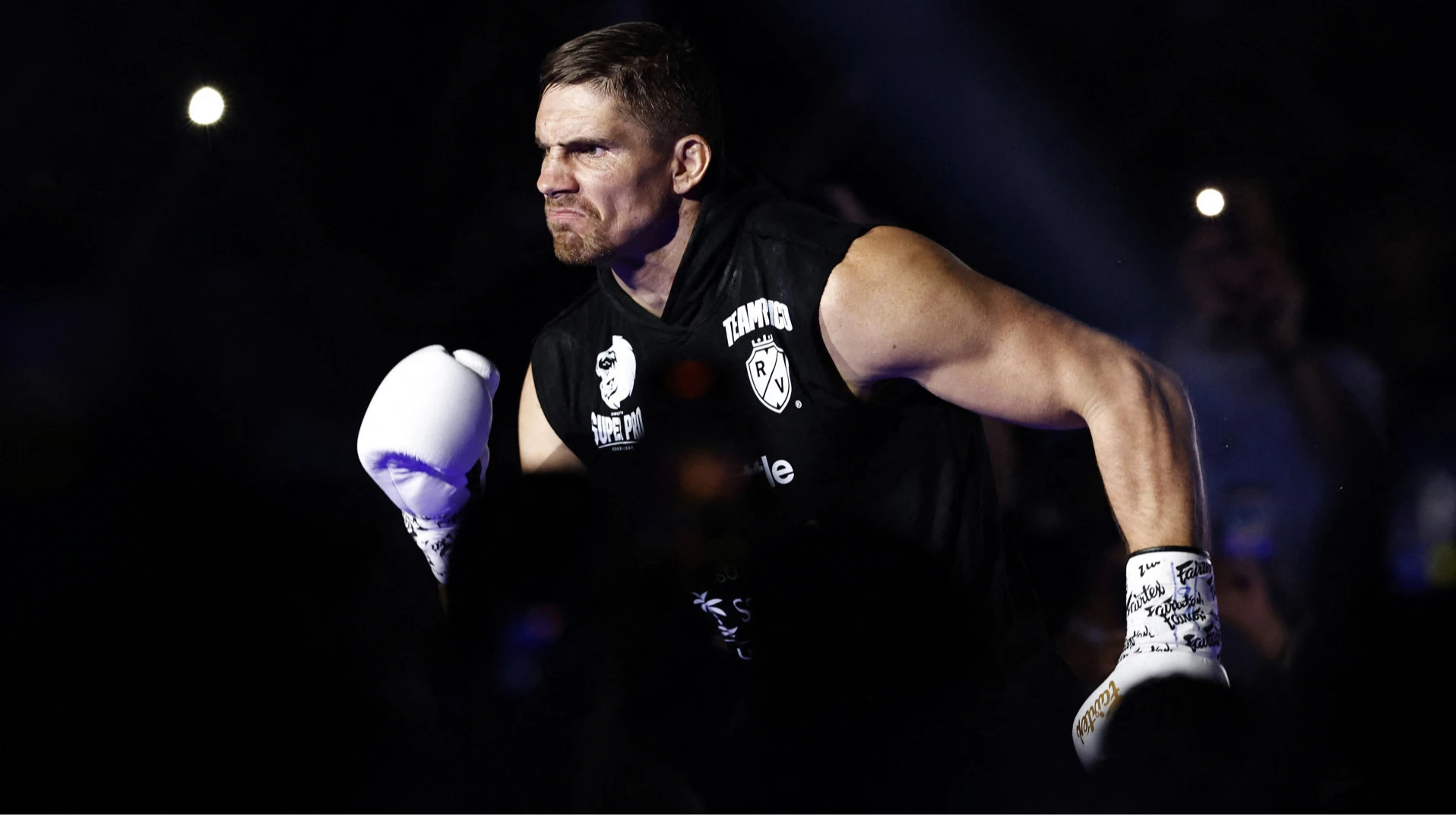 У нього є перевага у зрості та вазі: нідерландський кікбоксер оцінив шанси Верховена в битві проти Усика