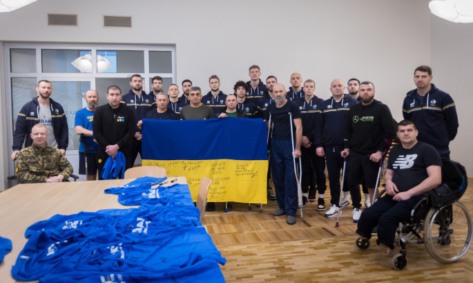 Гравці збірної України зустрілися з бійцями ЗСУ в Латвії