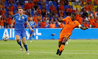 Вейналдум відкрив рахунок у матчі Нідерланди - Україна