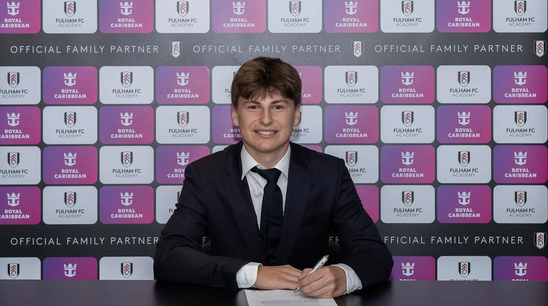 Син Петра Чеха підписав контракт із Фулгемом