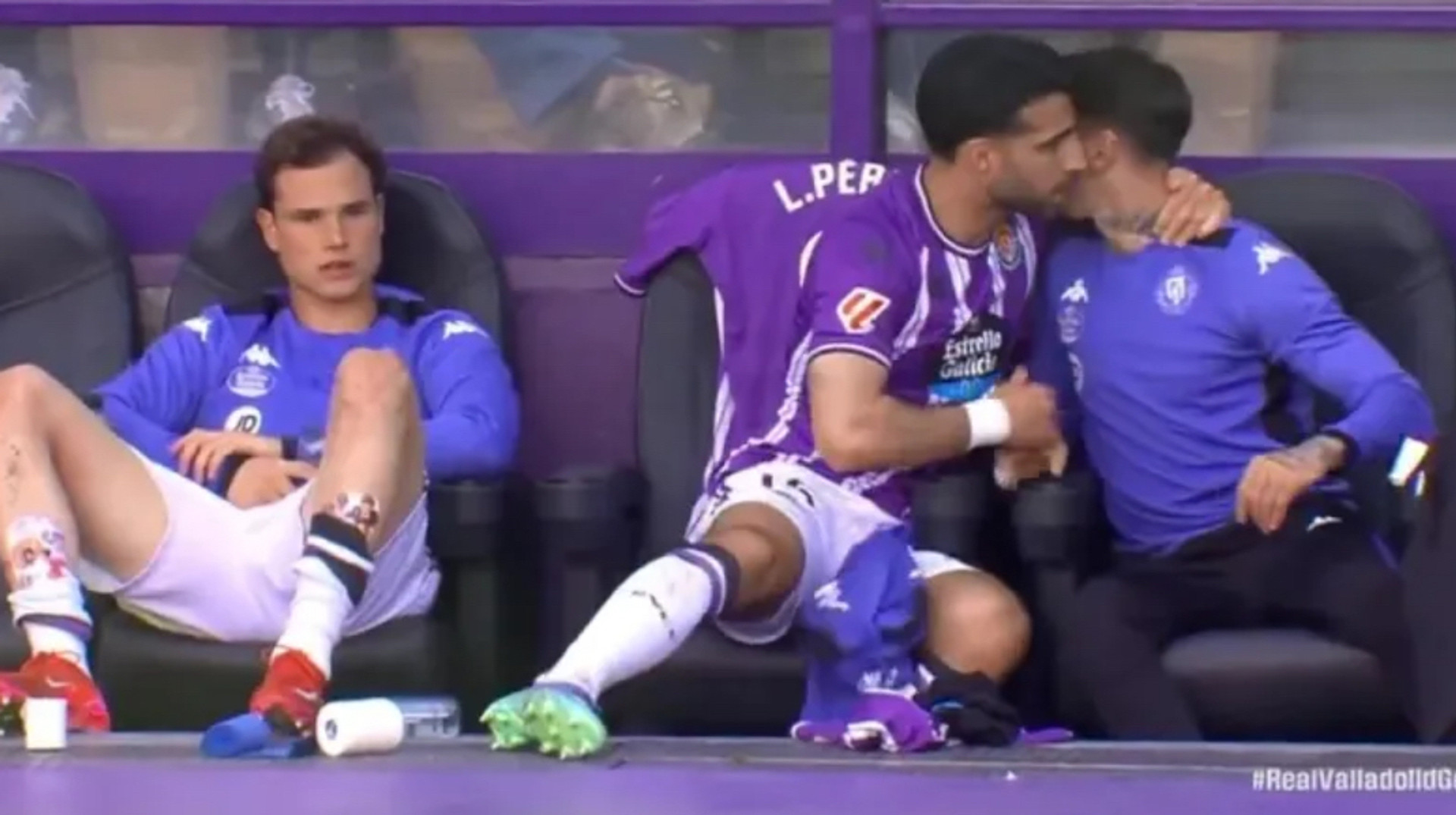 Командний дух зашкалює: футболіст Ла Ліги ледь не побив одноклубника на лаві запасних