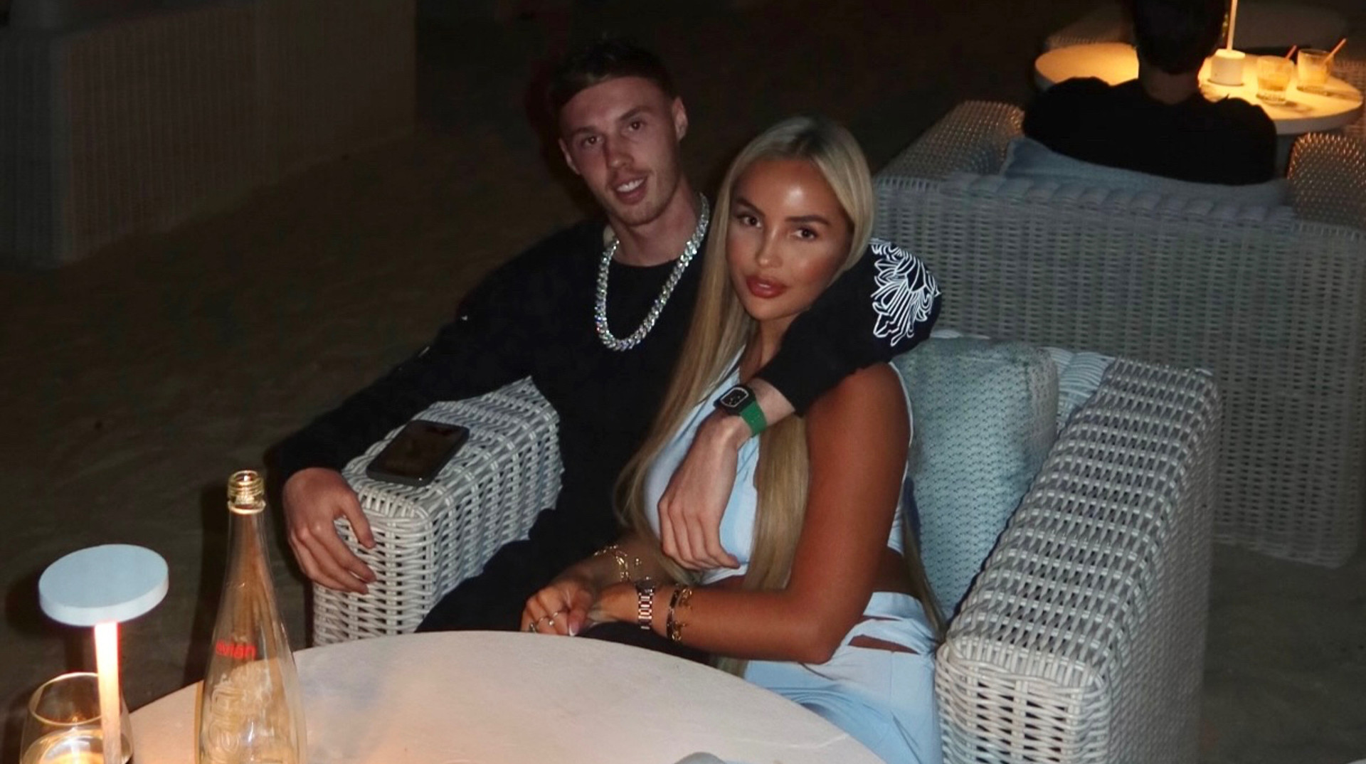 Кохана лідера Челсі похизувалася гарячими знімками з відпочинку у Дубаї