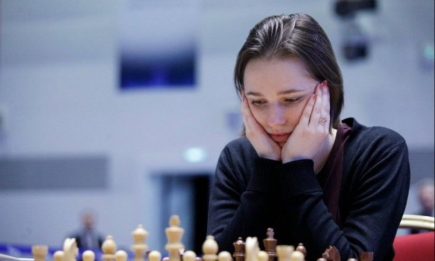 Марія Музичук виграла першу чвертьфінальну партію, Анна не змогла здолати росіянку