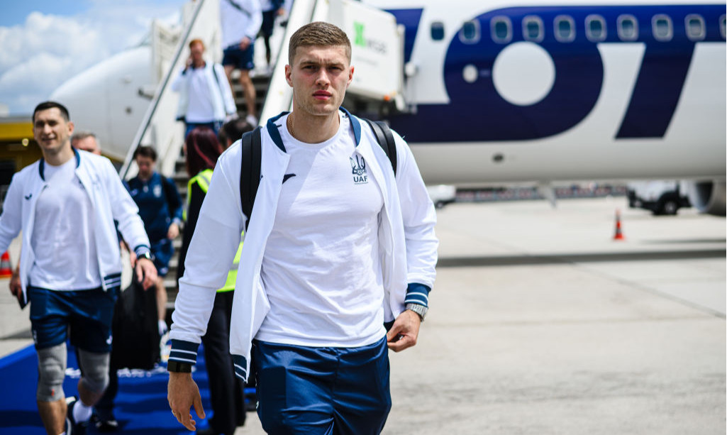 Збірна України прибула до Дюссельдорфа на матч проти Словаччини