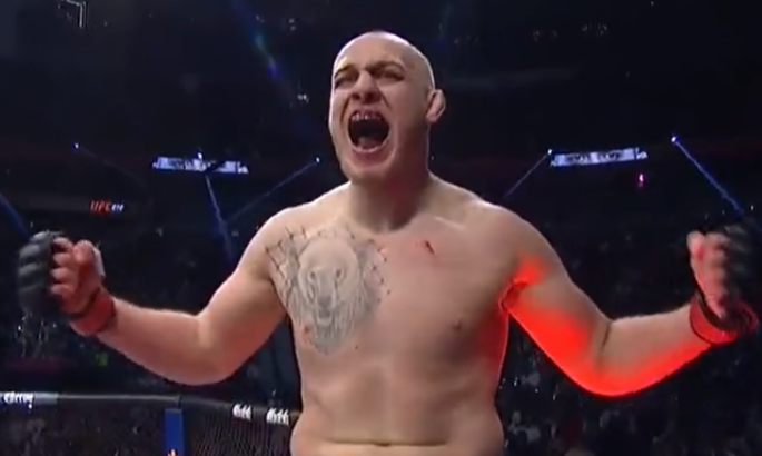Співак нокаутував Харді на турнірі UFC