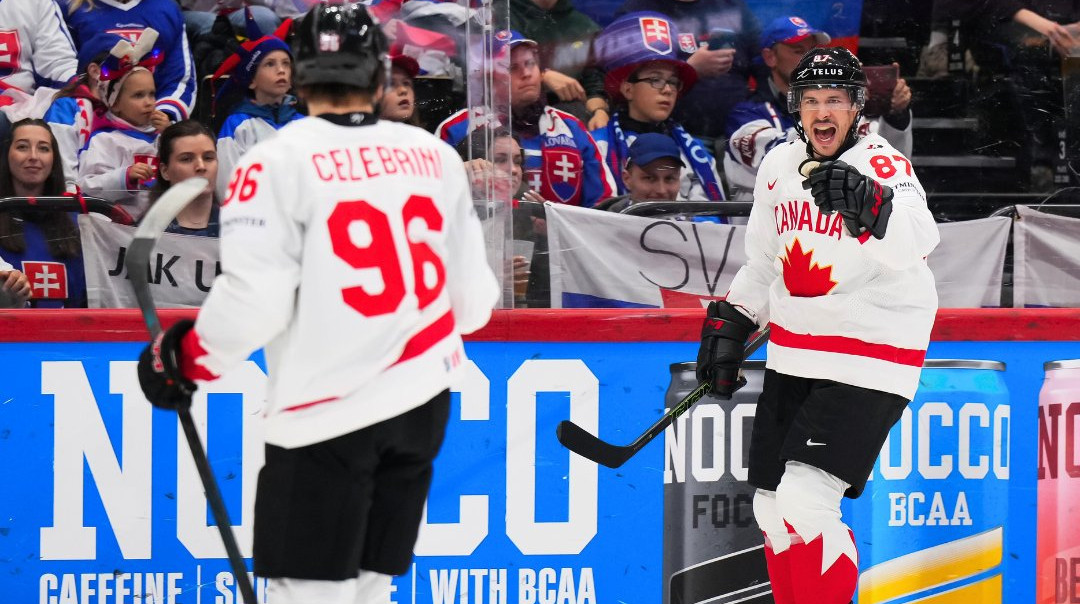 Збірна Канади