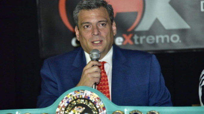 Президент WBC: Нічого не знаю про бій Усика в кікбоксингу, нам казали про бій з Вайлдером