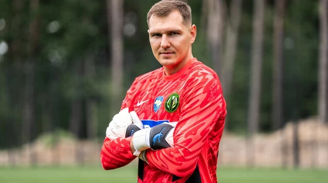 У нього рецидив: Ротань розповів про стан травмованого голкіпера Полісся Волинця