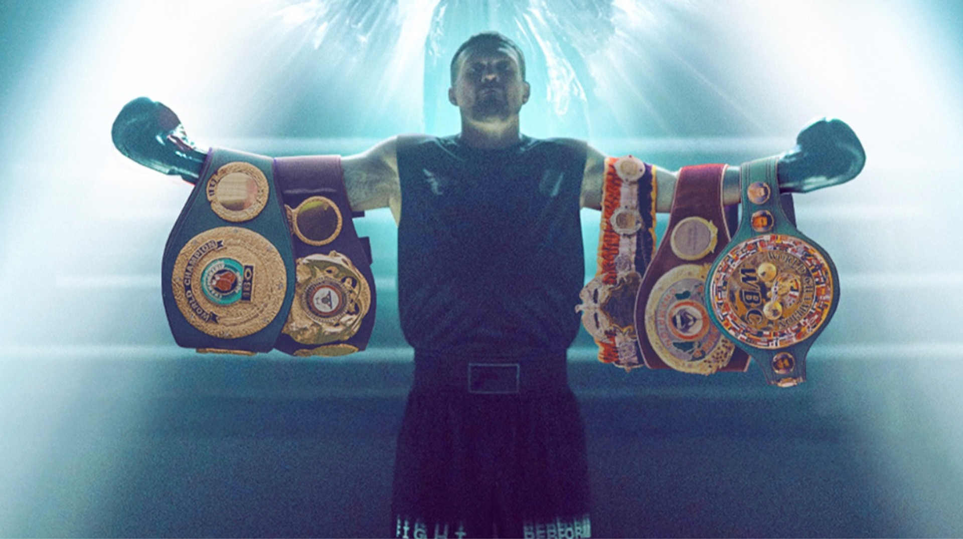 З чемпіонськими поясами на фоні янгола: Усик відверто зізнався, кого боїться та чому