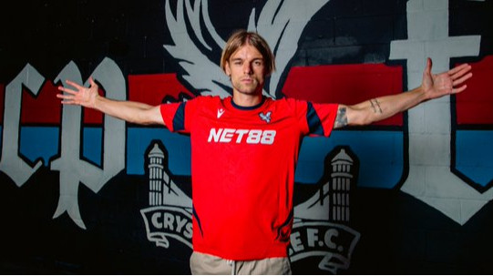 Захисник Аякса перебрався до середняка АПЛ