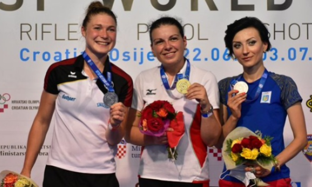 Коростильова виграла бронзу на етапі Кубка світу з кульової стрільби