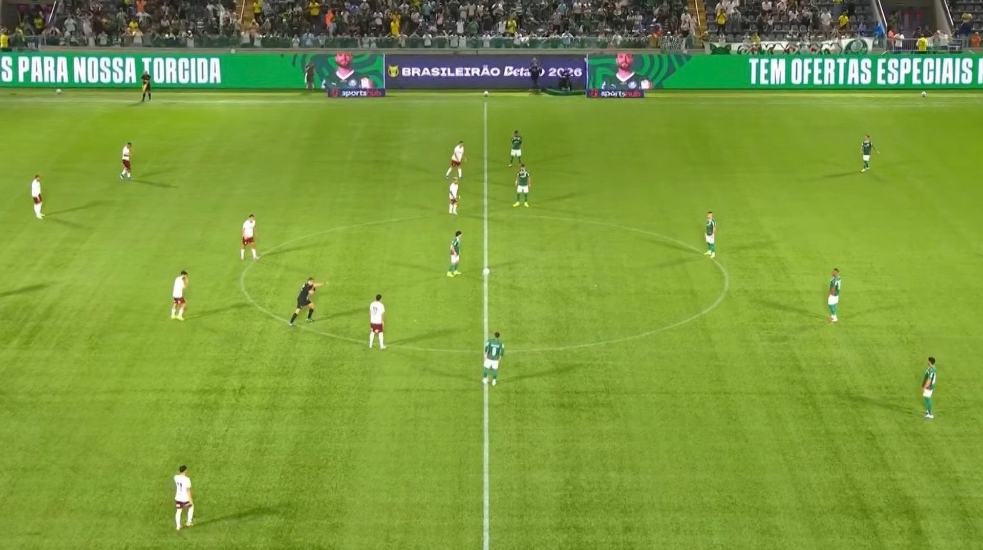 В чемпионате Бразилии команда дважды разыгрывала мяч с центра поля: скандал выяснился только после матча