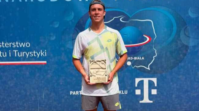 Белинский разгромно выиграл финал и стал чемпионом турнира ITF в Польше