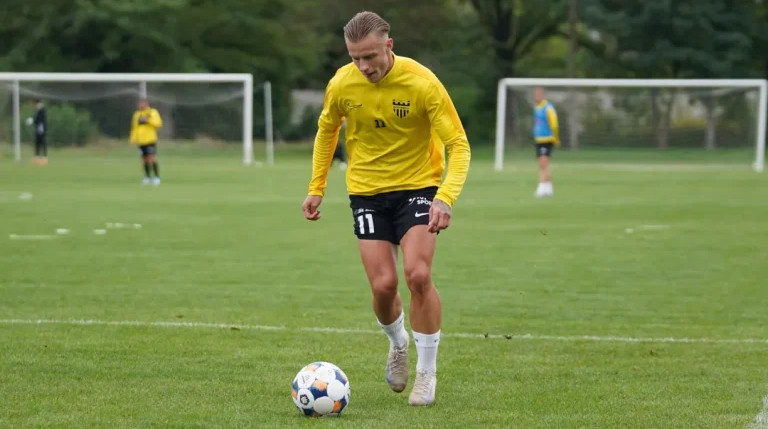 Украинский вингер покинет лидера Первой лиги – СМИ