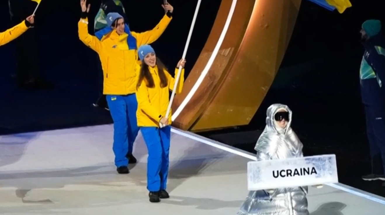Росіянка несла табличку України на церемонії відкриття зимових Олімпійських ігор