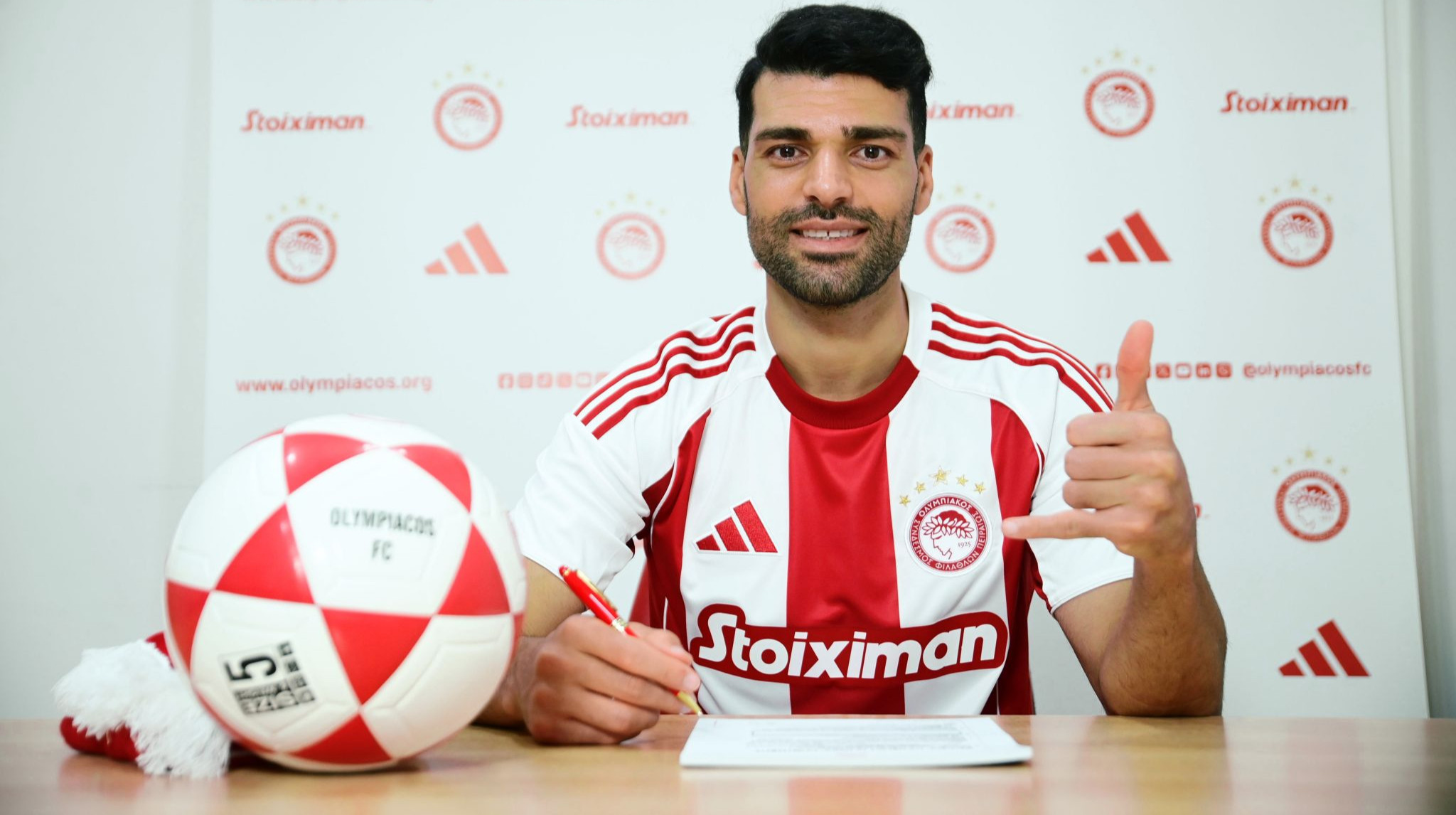 Олімпіакос підписав конкурента для Яремчука: він виступав за міланський Інтер