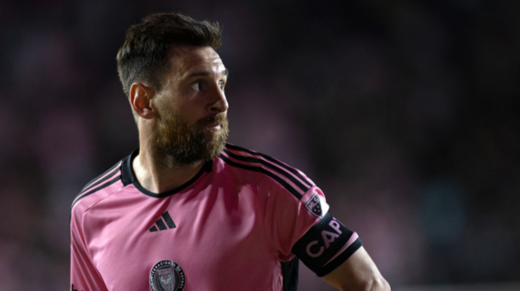 КОНКАКАФ покарала арбітра, який взяв автограф у Мессі