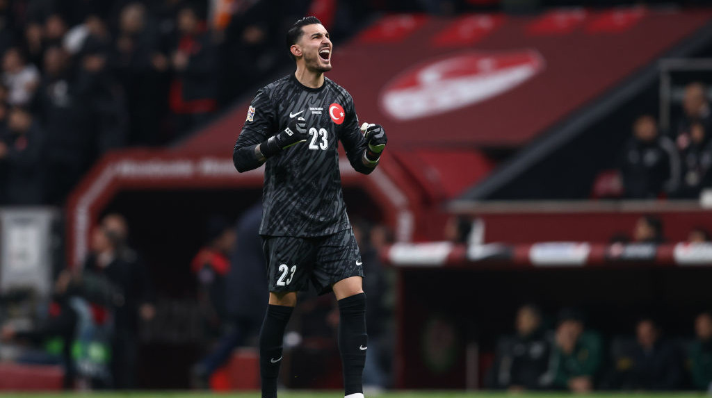 Шахтар готовий обміняти Бондаренка на голкіпера Трабзонспора та збірної Туреччини – ЗМІ