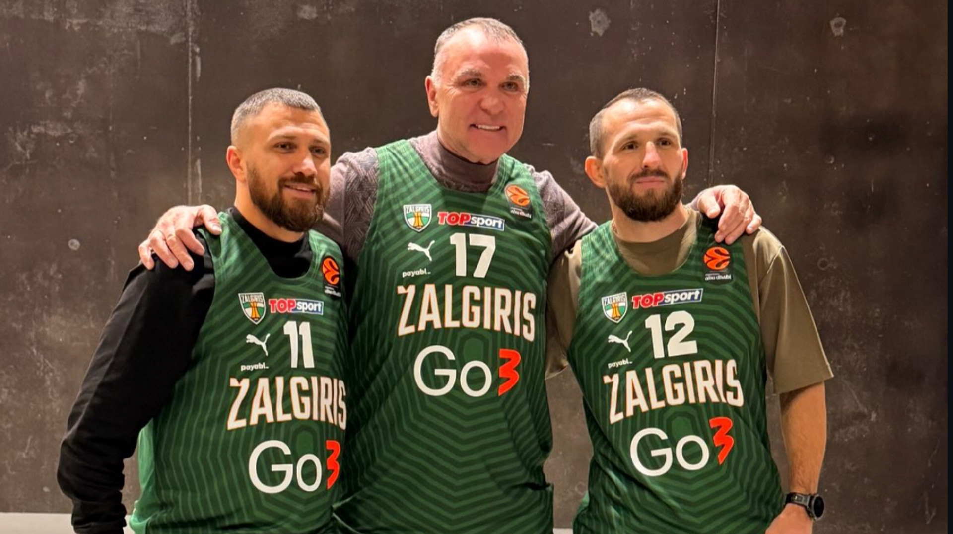 Ломаченко засветился в Литве: посетил баскетбольный матч и поддержал местного боксера