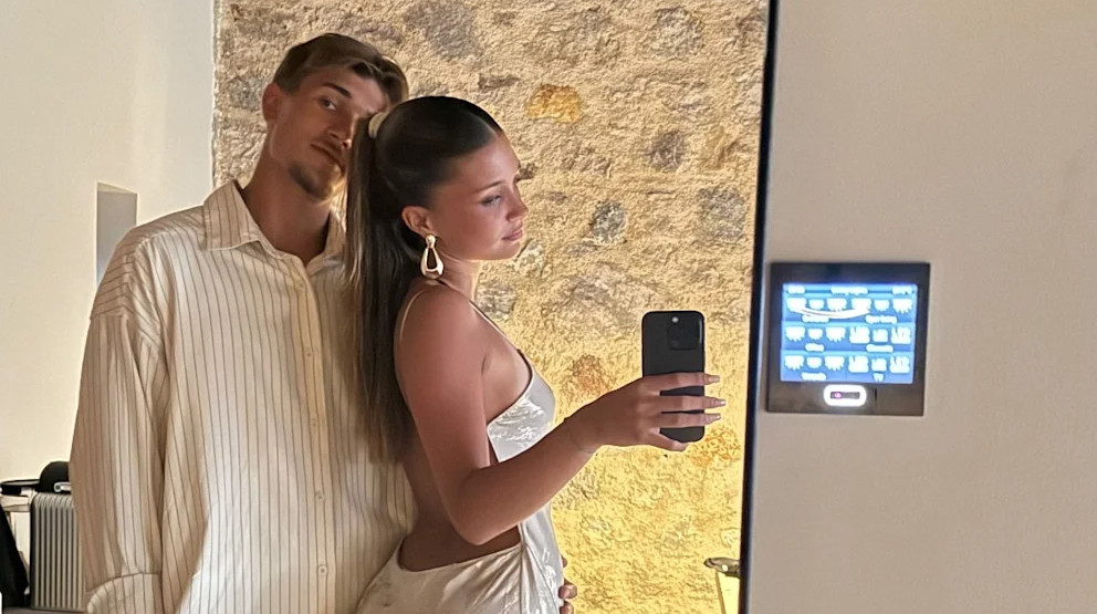 Новачок Баварії зустрічається із 17-річною донькою легенди клубу