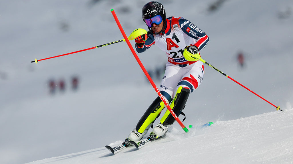 Горные лыжи. Расса сенсационно выиграл слалом в Гургле