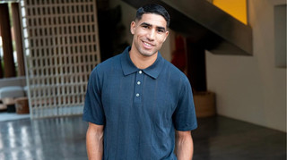 Зірковий одноклубник Забарного приділив увагу дітям на вулиці, які грали у футбол