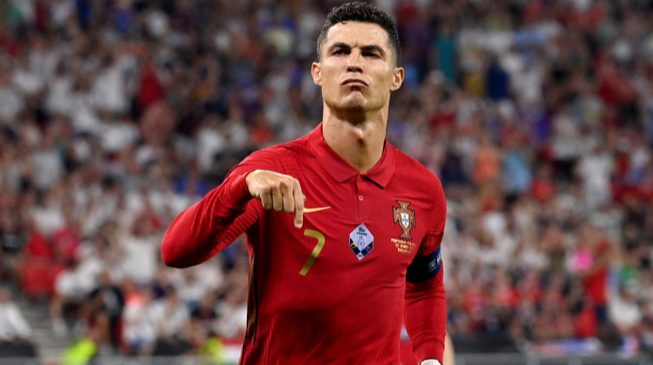 Две легенды в теннисном клубе: Роналду и Джокович встретились и обменялись подарками