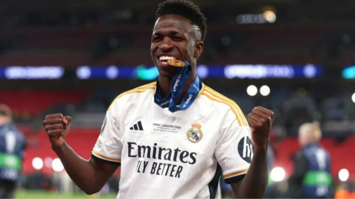 Винисиус: Я не хочу быть в центре внимания из-за того, что происходит вне поля