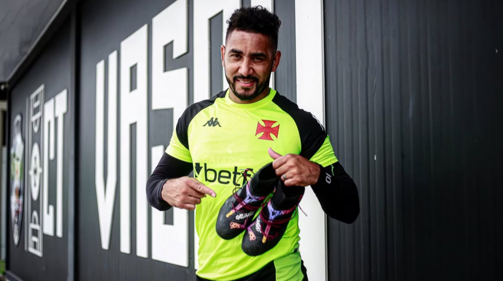 Колишня зірка збірної Франції постане перед судом через обвинувачення у насильстві над коханкою