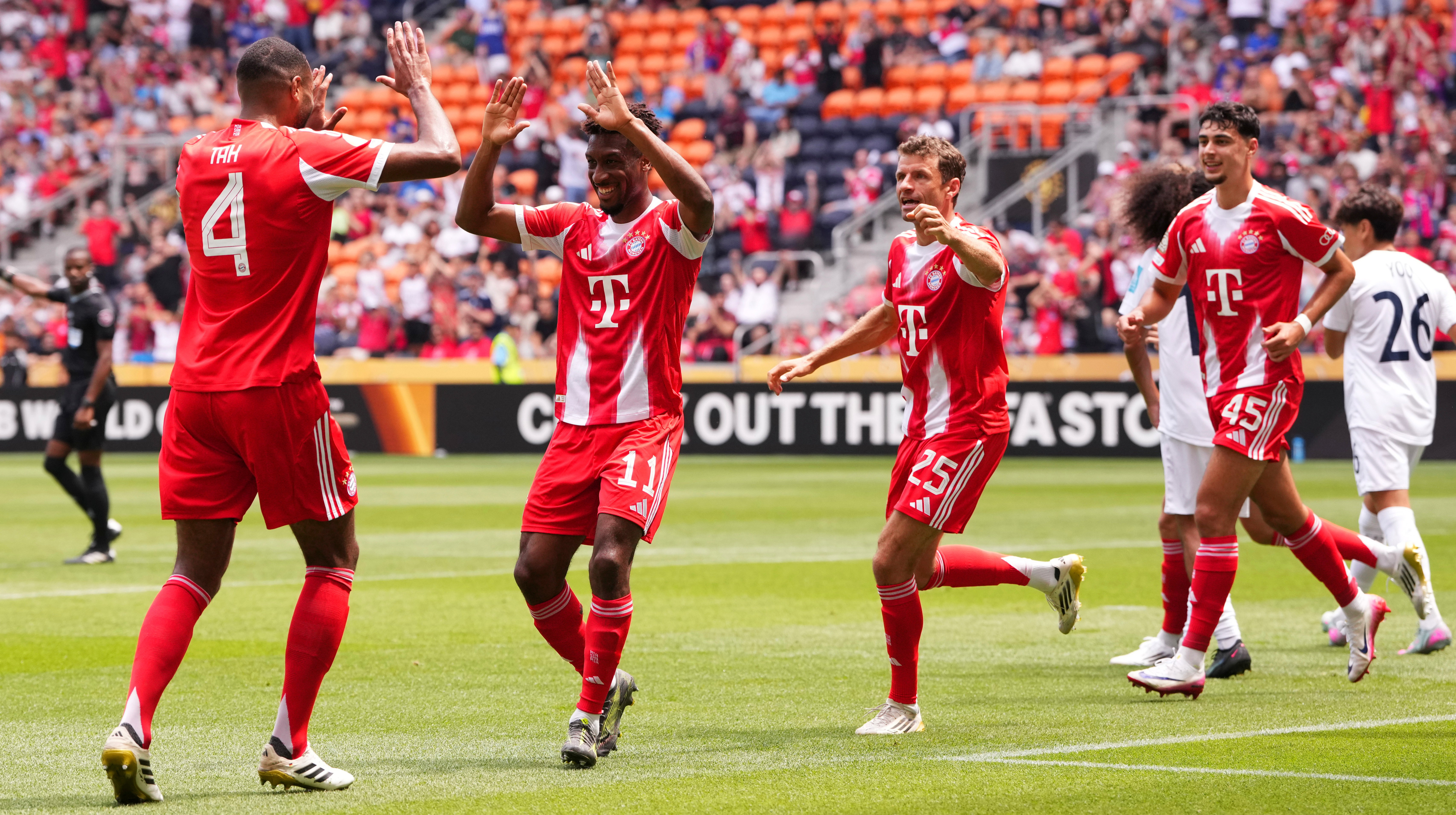 Директор Баварії розповів, чи підписуватиме клуб ще гравців цього літа