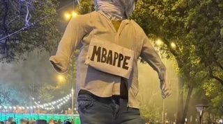 Фанаты сожгли чучело Мбаппе: в Парагвае жестоко отомстили французу после вылета из ЧМ