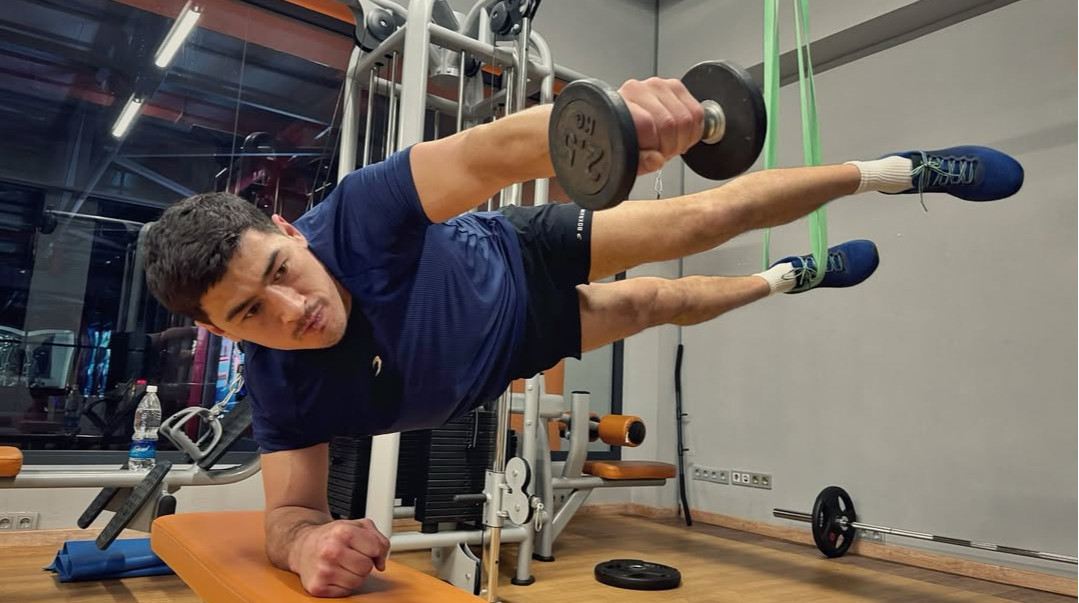 Чемпіон світу за версіями WBO та IBF провів тренування з російським Зенітом