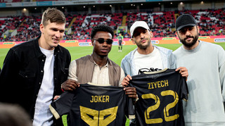 Коли гроші важливіші за війну: легенди світового футболу, що їздили в Росію після 2022 року