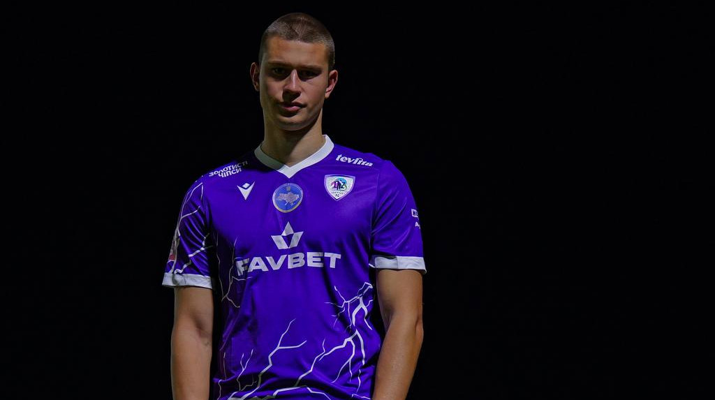 ЛНЗ подписал 20-летнего украинца из Вердера