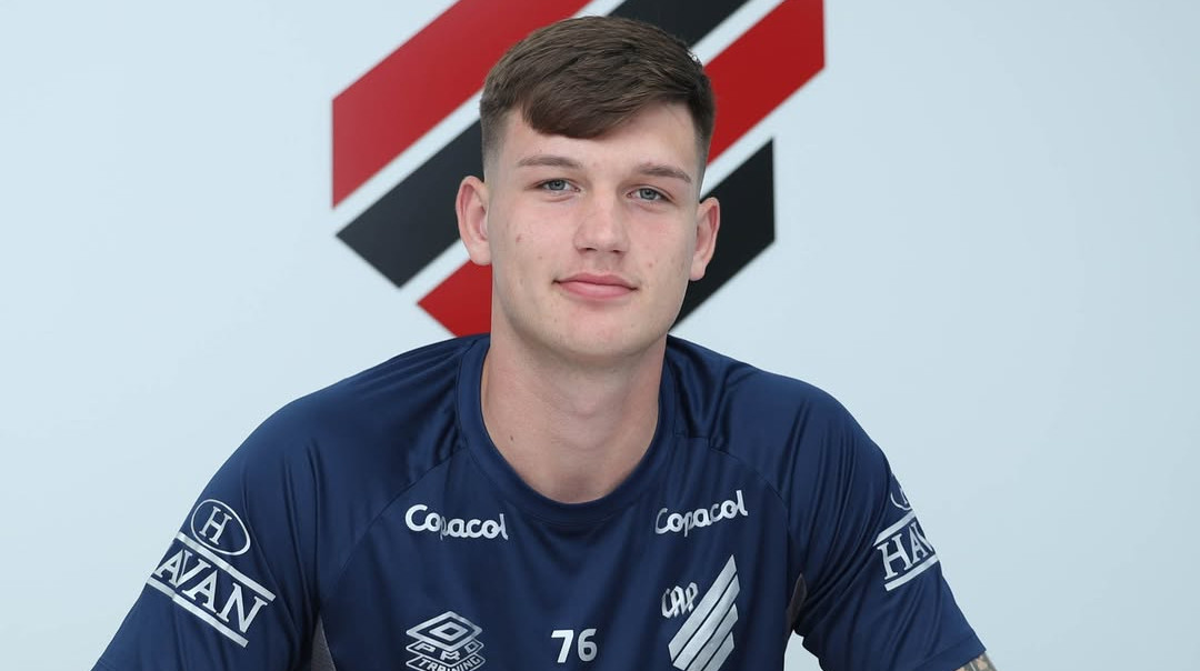 Український голкіпер, якого хотіли натуралізувати у Бразилії, продовжив угоду з Атлетіку Паранаенсі