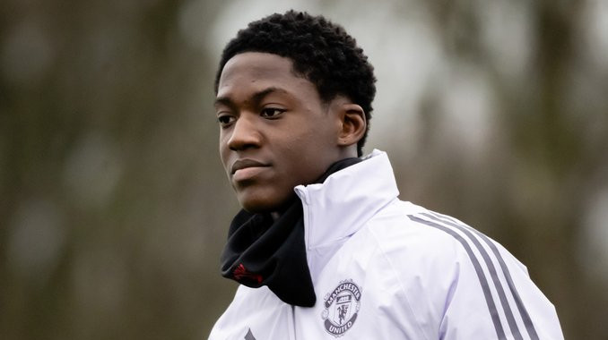 Манчестер Юнайтед готовит новый контракт для талантливого хавбека