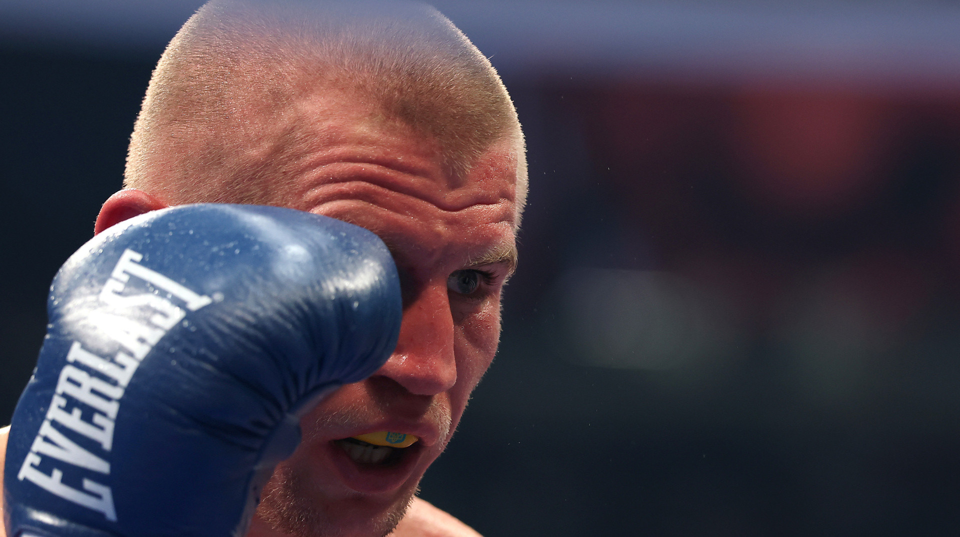 Богачук победил россиянина Бутаева раздельным решением судей