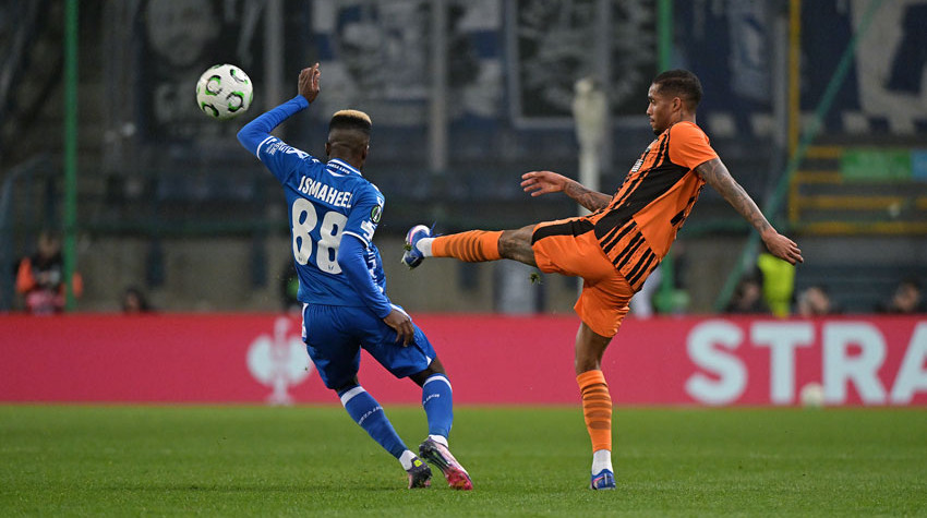 Бійка за участю Шахтаря та Леха: захисник гірників отримав червону картку