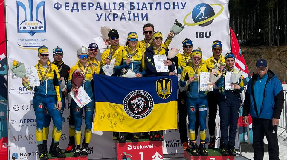 Биатлонисты из Сумщины выиграли смешанную эстафету на ЧУ-2026