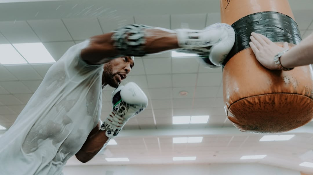 Генеральний директор Matchroom Boxing оцінив реальність проведення бою Джошуа проти Вайта