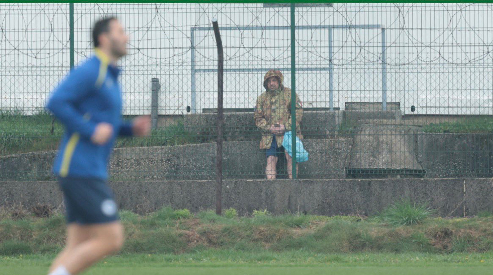 Скандал перед матчем: итальянского солдата поймали за шпионаж на тренировке Боснии