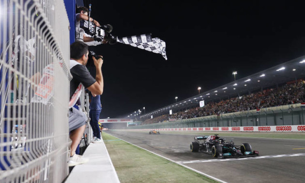 Гамільтон виграв перший в історії Гран-прі Катару