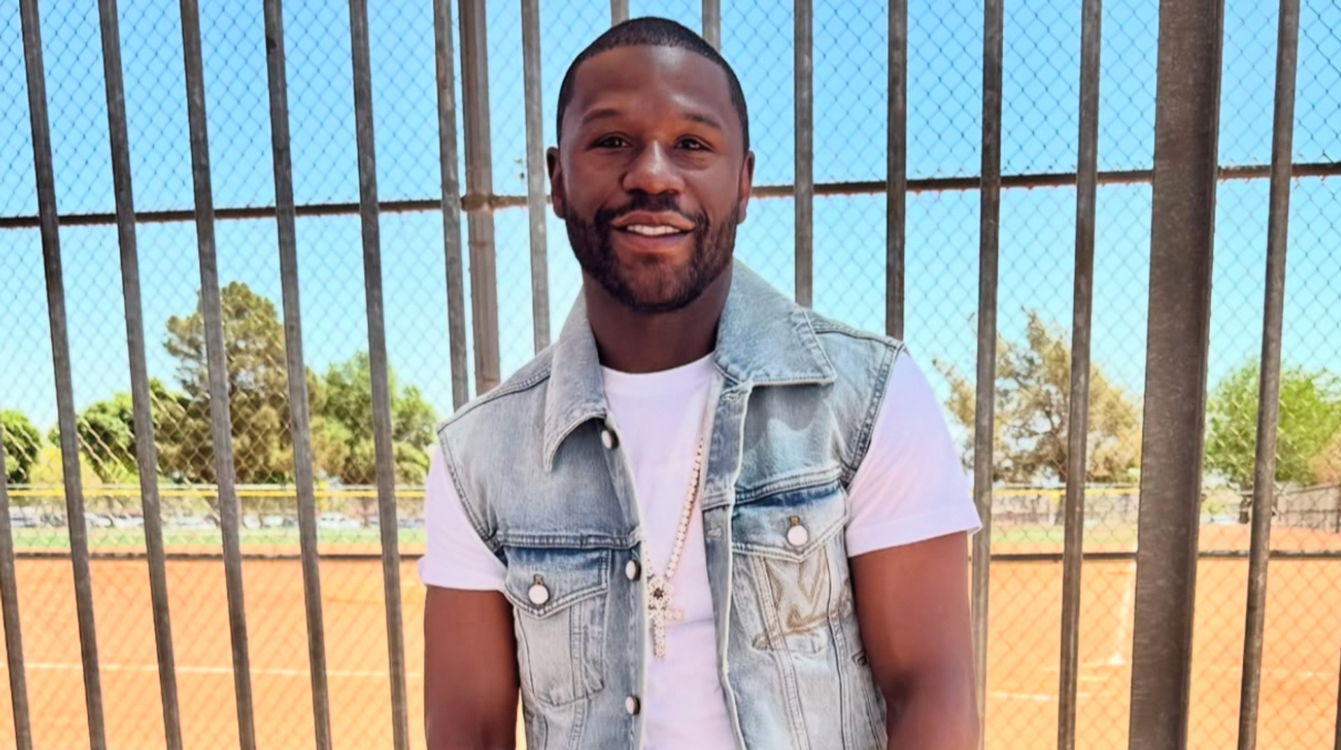 Внук Мейвезера уже в ринге: 4-летний мальчик тренируется под руководством легенды бокса