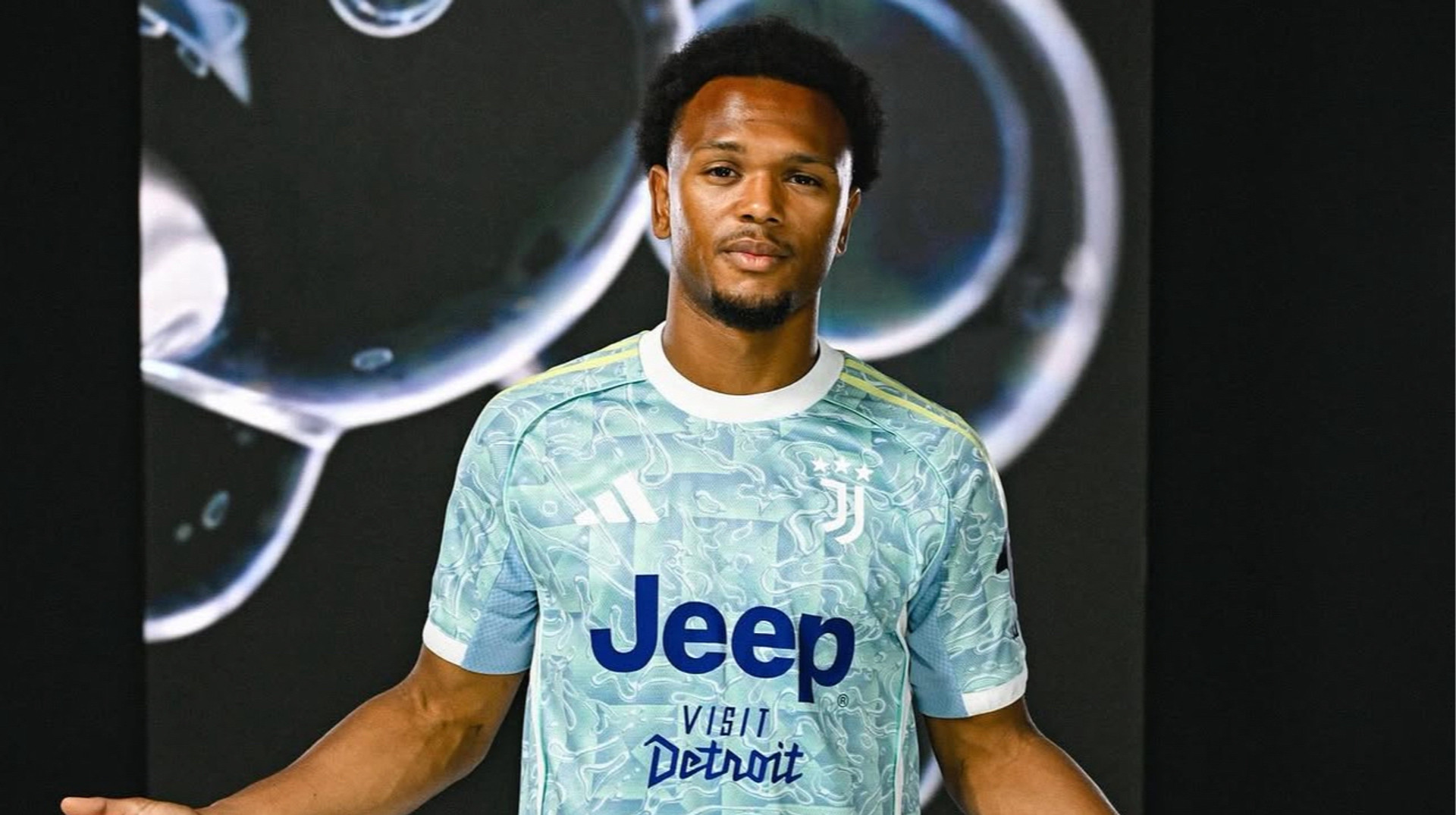 Форвард Ювентуса здивував фанатів дивним методом відновлення після матчів